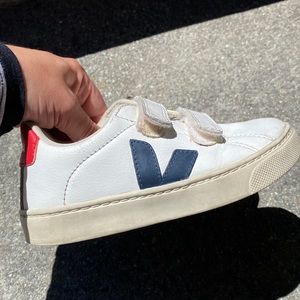Veja Sneakers Kids (12 US/29 EU)